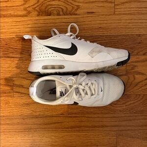 Nike White and Black Air Max Lifestyle Sneakers